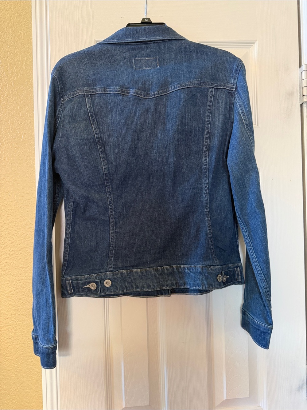 Levi's Dark Blue Denim Jean Jacket - Classic Trucker Style - Picture 4 of 4